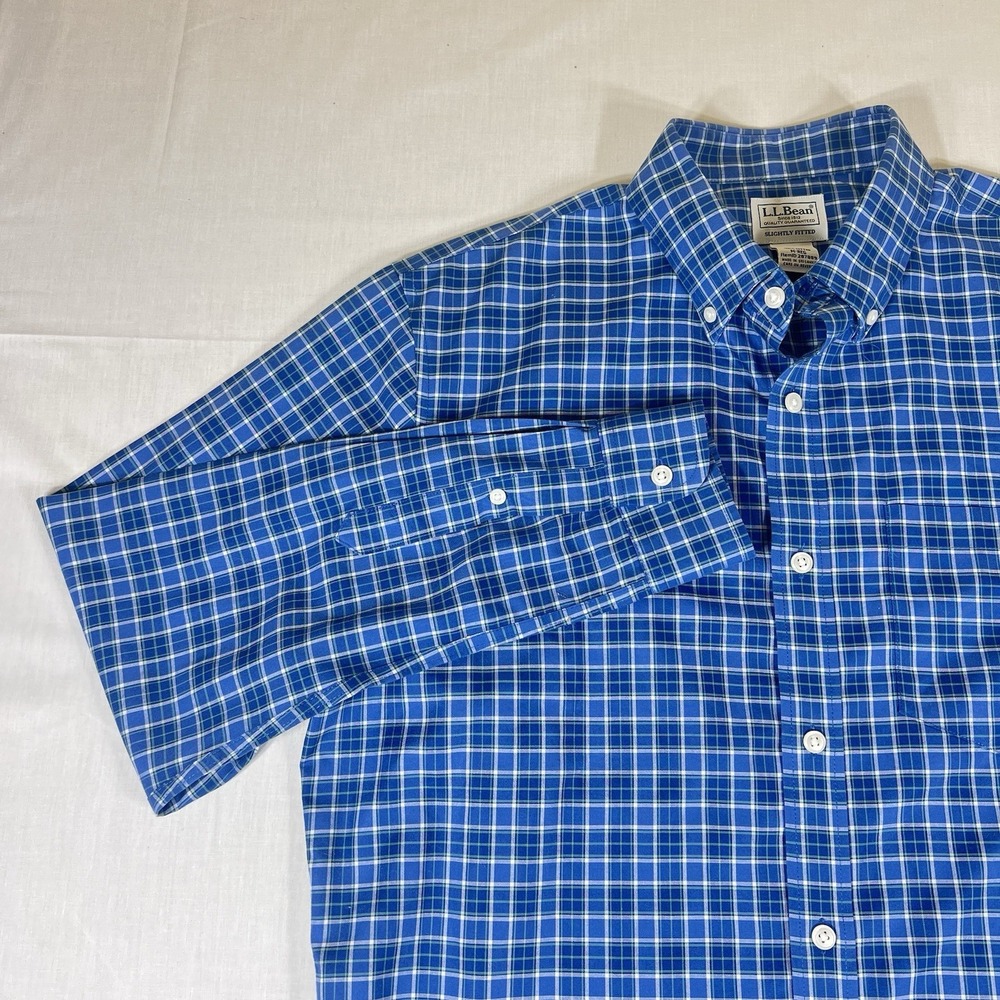 L.L.Bean Slightly Fitted Blue Plaid Button Down Shirt Mens Medium Cotton